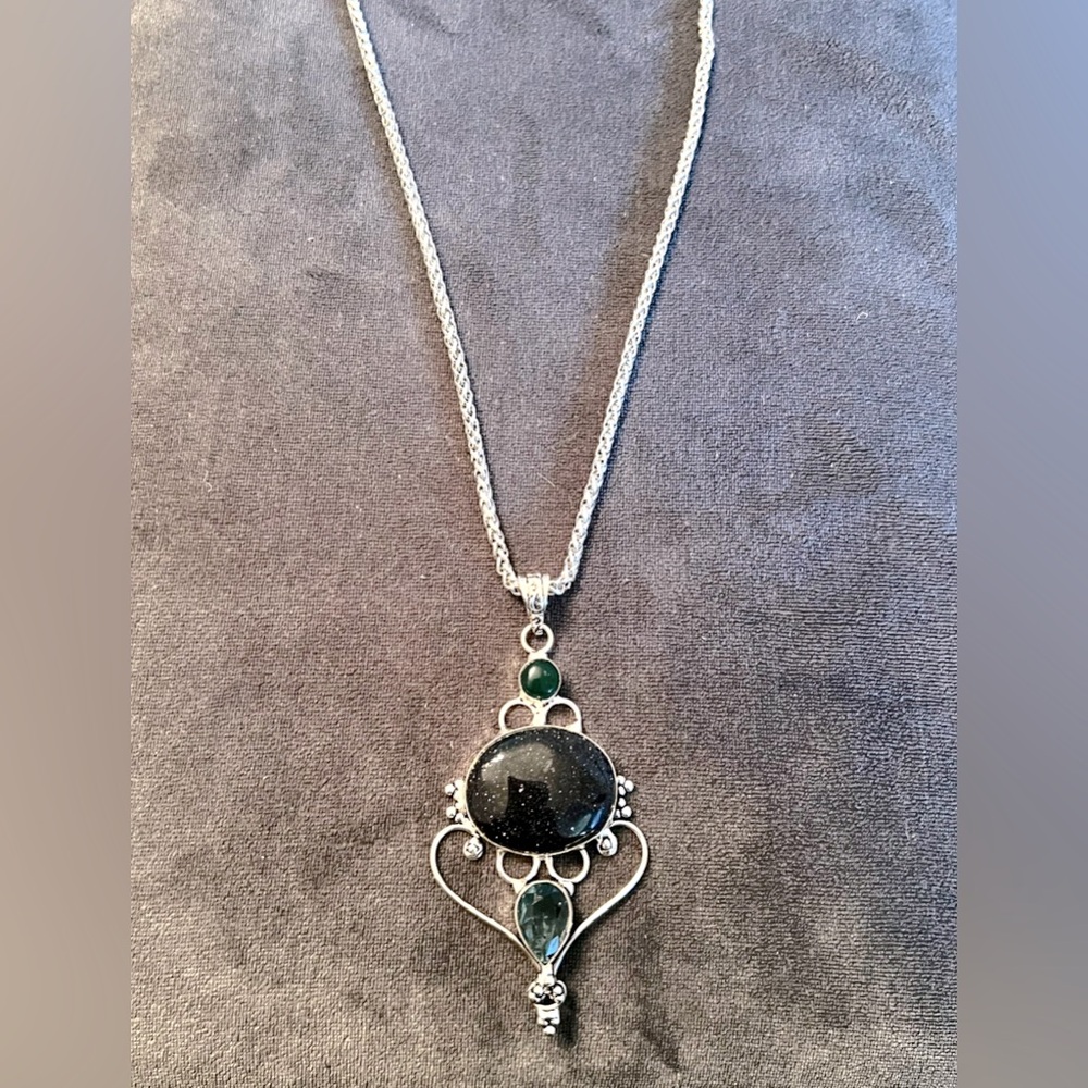 NEW Elegant Silver overlay with Green and blue Pendant Necklace. 22" chain.